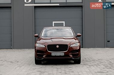 Позашляховик / Кросовер Jaguar F-Pace 2016 в Чернівцях