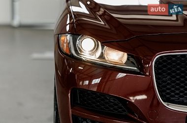 Позашляховик / Кросовер Jaguar F-Pace 2016 в Чернівцях