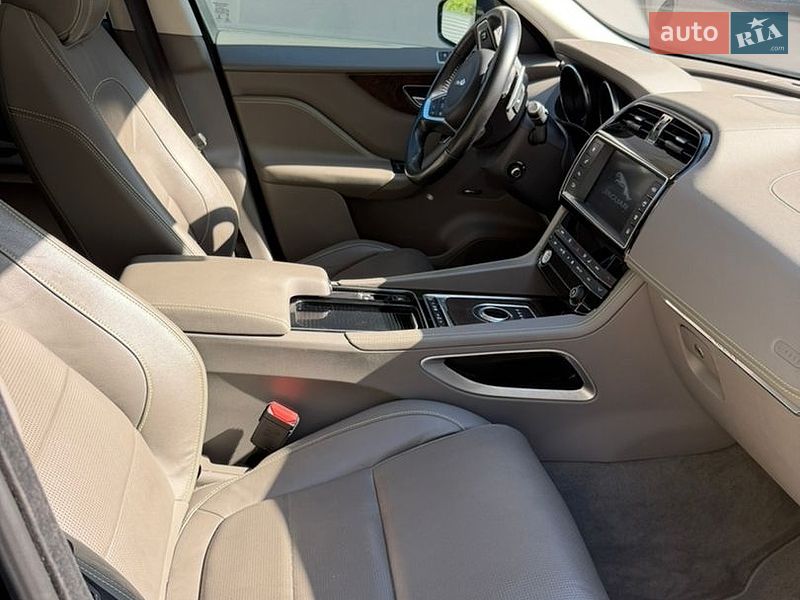 Позашляховик / Кросовер Jaguar F-Pace 2017 в Чернівцях