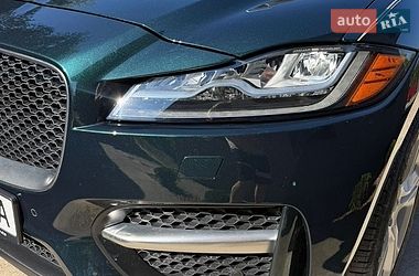 Позашляховик / Кросовер Jaguar F-Pace 2017 в Чернівцях