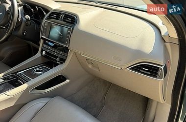 Позашляховик / Кросовер Jaguar F-Pace 2017 в Чернівцях