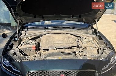 Позашляховик / Кросовер Jaguar F-Pace 2017 в Чернівцях