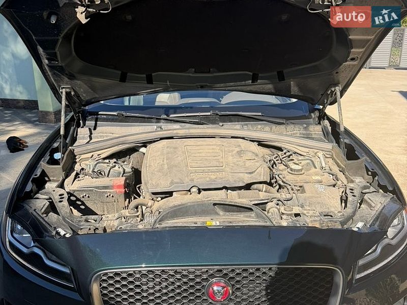 Позашляховик / Кросовер Jaguar F-Pace 2017 в Чернівцях