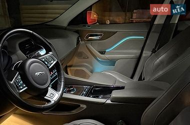 Позашляховик / Кросовер Jaguar F-Pace 2017 в Чернівцях