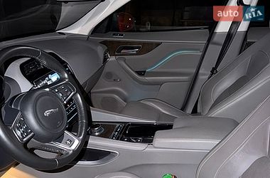 Позашляховик / Кросовер Jaguar F-Pace 2017 в Чернівцях