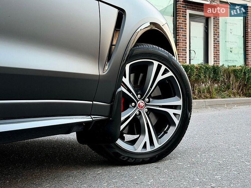 Позашляховик / Кросовер Jaguar F-Pace 2021 в Києві