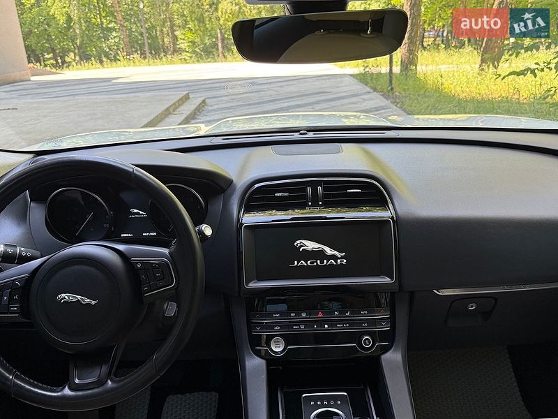 Внедорожник / Кроссовер Jaguar F-Pace 2019 в Тернополе