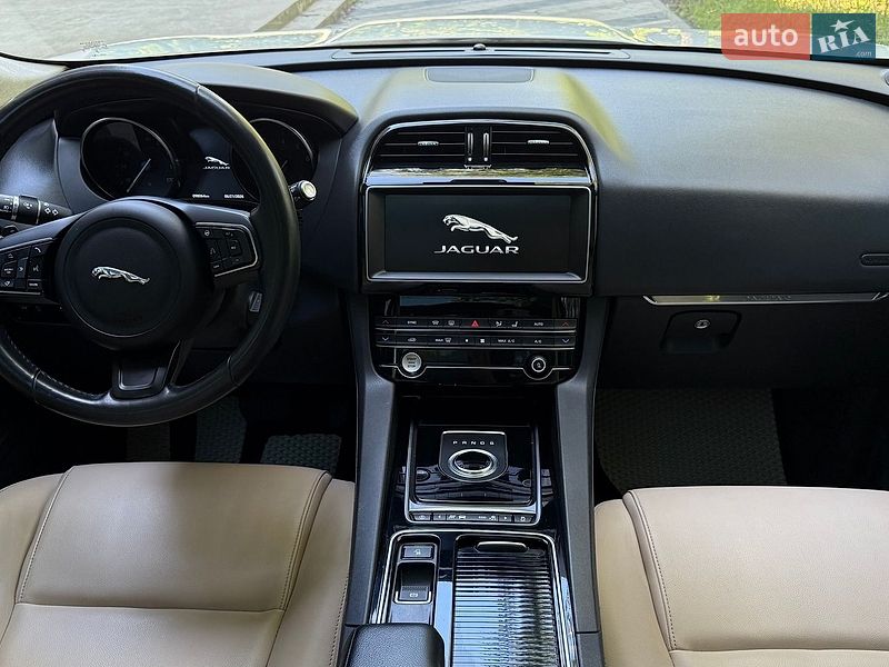 Позашляховик / Кросовер Jaguar F-Pace 2019 в Тернополі
