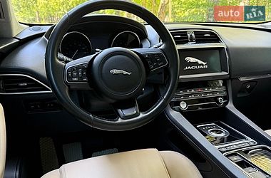 Внедорожник / Кроссовер Jaguar F-Pace 2019 в Тернополе