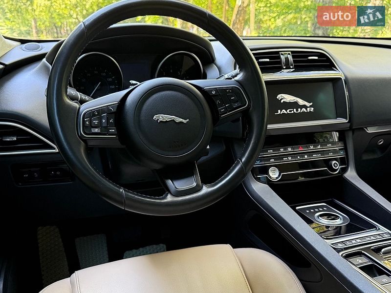 Внедорожник / Кроссовер Jaguar F-Pace 2019 в Тернополе