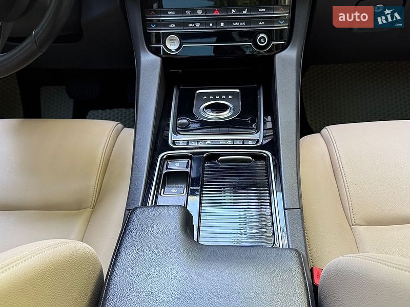 Внедорожник / Кроссовер Jaguar F-Pace 2019 в Тернополе