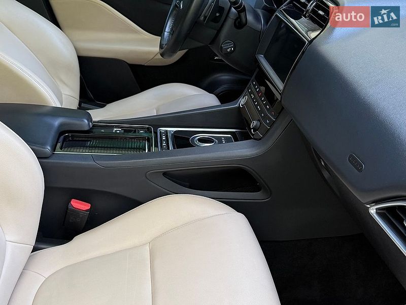 Внедорожник / Кроссовер Jaguar F-Pace 2019 в Тернополе