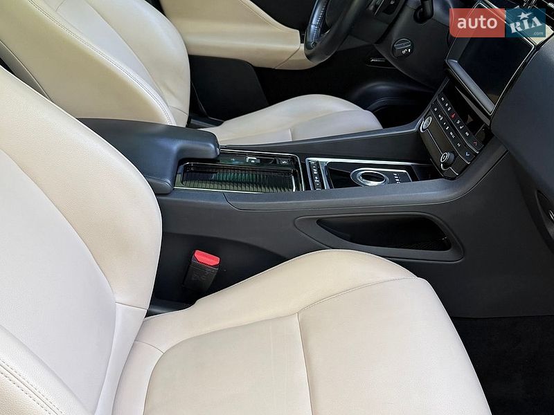 Внедорожник / Кроссовер Jaguar F-Pace 2019 в Тернополе
