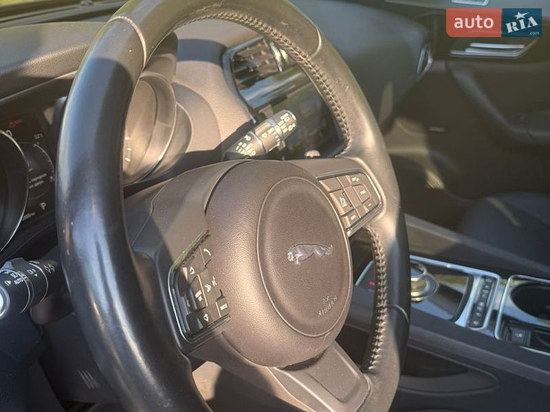 Внедорожник / Кроссовер Jaguar F-Pace 2016 в Киеве фото 26 Внедорожник / Кроссовер Jaguar F-Pace 2016 в Киеве