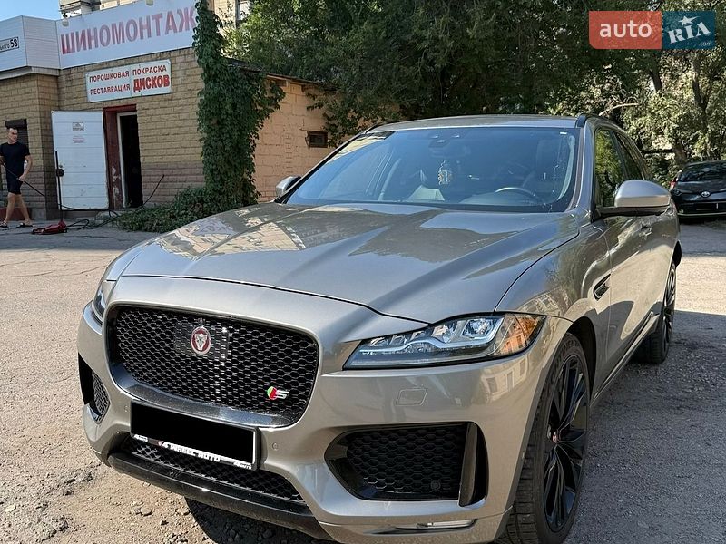Jaguar F-Pace 2017