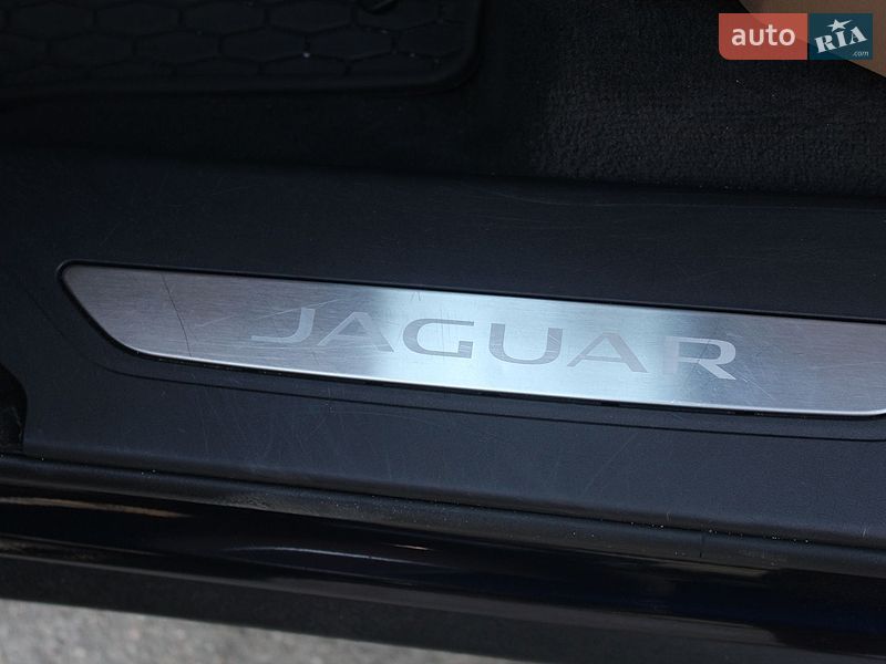 Внедорожник / Кроссовер Jaguar F-Pace 2022 в Ровно