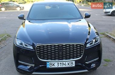 Внедорожник / Кроссовер Jaguar F-Pace 2022 в Ровно