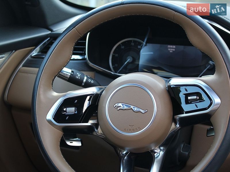 Внедорожник / Кроссовер Jaguar F-Pace 2022 в Ровно