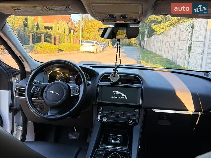 Внедорожник / Кроссовер Jaguar F-Pace 2019 в Киеве