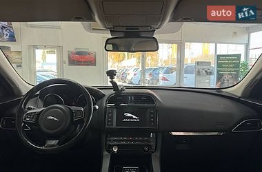 Внедорожник / Кроссовер Jaguar F-Pace 2016 в Киеве