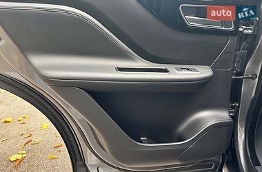 Позашляховик / Кросовер Jaguar F-Pace 2016 в Києві фото 19 Позашляховик / Кросовер Jaguar F-Pace 2016 в Києві