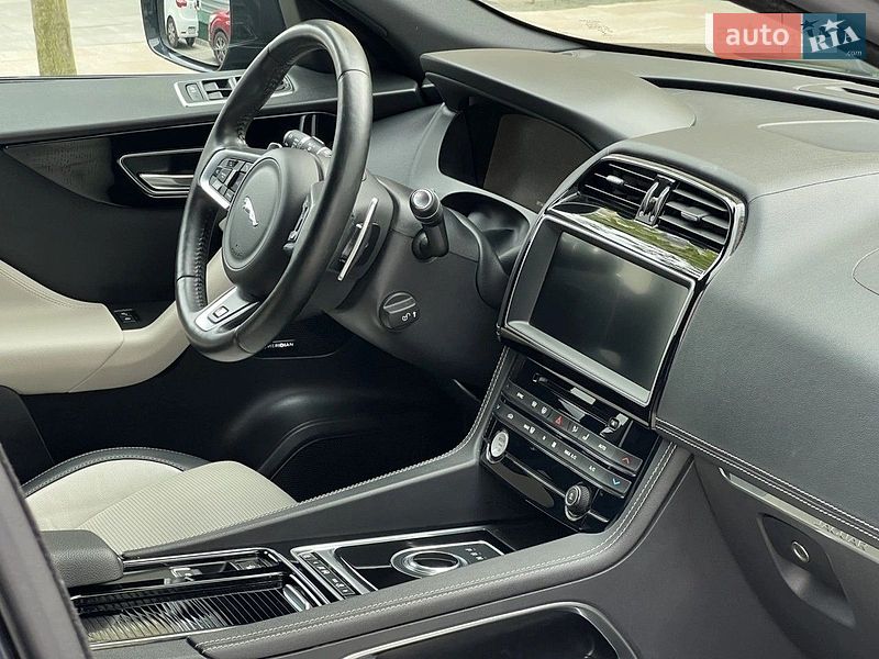 Внедорожник / Кроссовер Jaguar F-Pace 2017 в Киеве