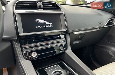 Внедорожник / Кроссовер Jaguar F-Pace 2017 в Киеве