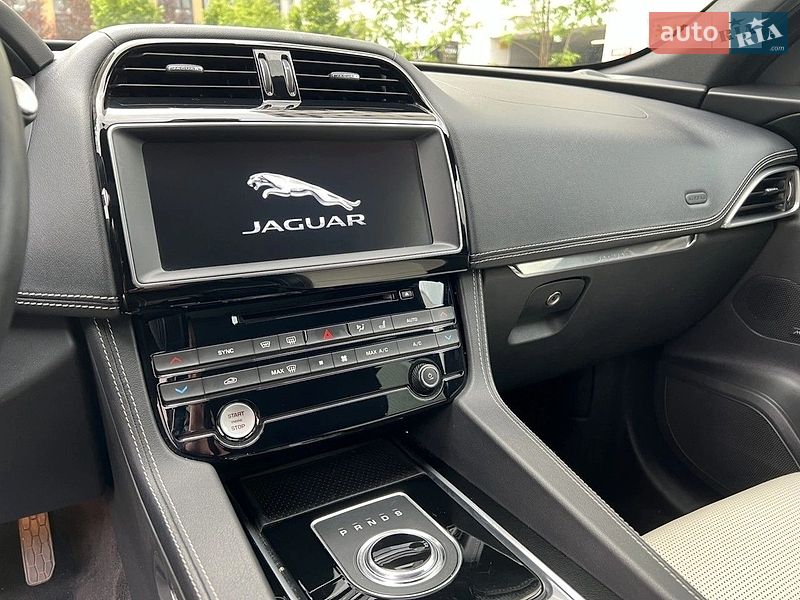 Внедорожник / Кроссовер Jaguar F-Pace 2017 в Киеве