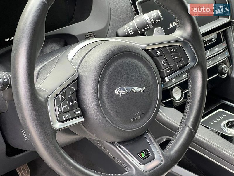 Внедорожник / Кроссовер Jaguar F-Pace 2017 в Киеве
