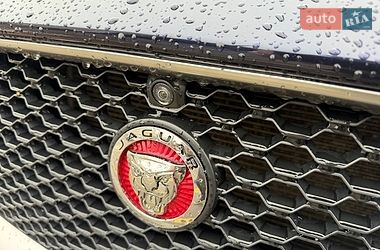 Внедорожник / Кроссовер Jaguar F-Pace 2016 в Киеве
