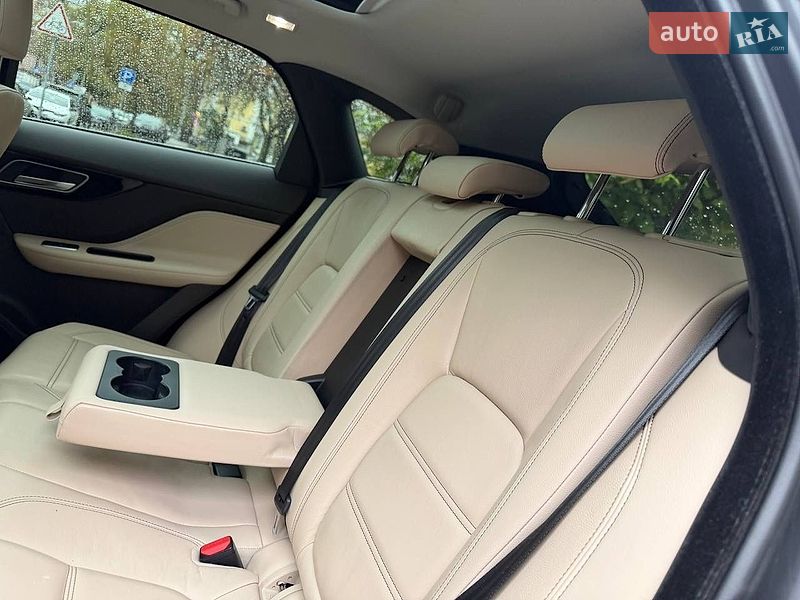 Внедорожник / Кроссовер Jaguar F-Pace 2016 в Киеве