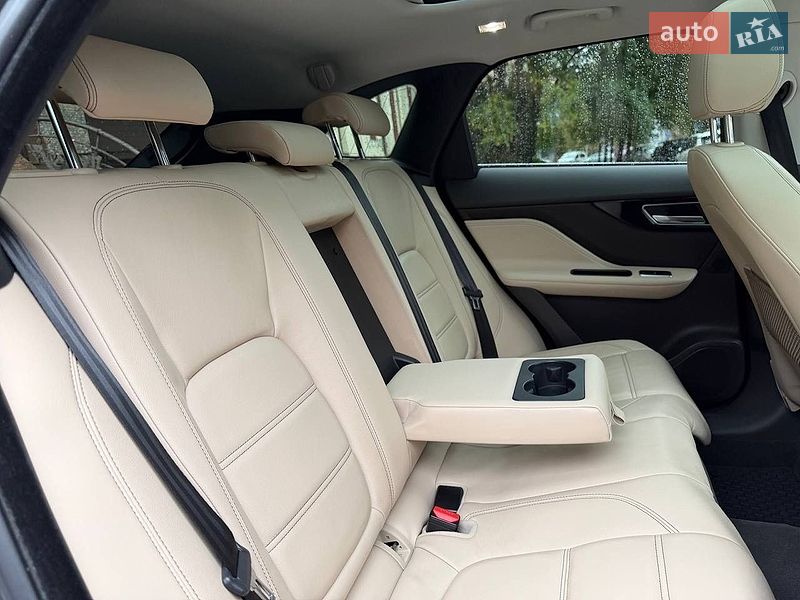 Внедорожник / Кроссовер Jaguar F-Pace 2016 в Киеве