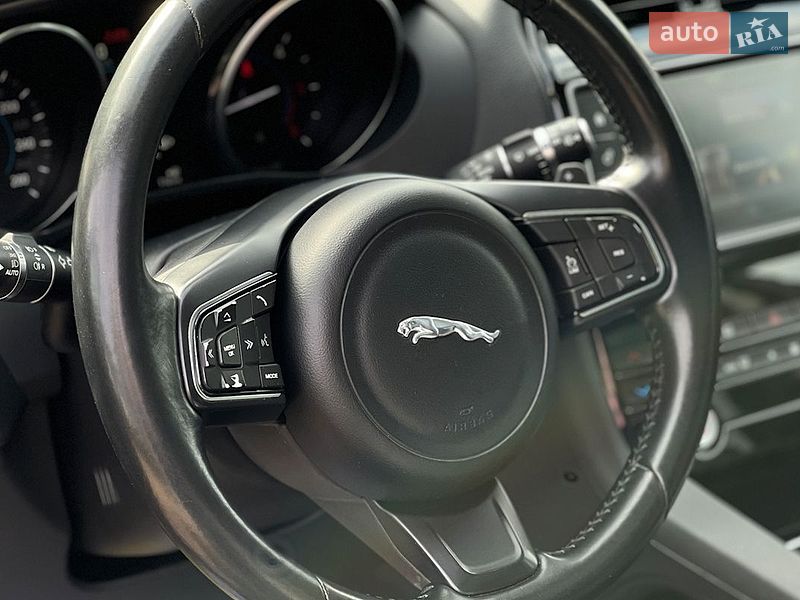 Внедорожник / Кроссовер Jaguar F-Pace 2016 в Львове