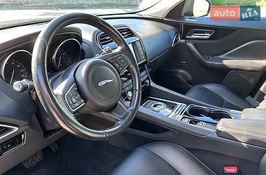 Внедорожник / Кроссовер Jaguar F-Pace 2016 в Киеве