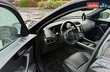 Внедорожник / Кроссовер Jaguar F-Pace 2016 в Хмельницком