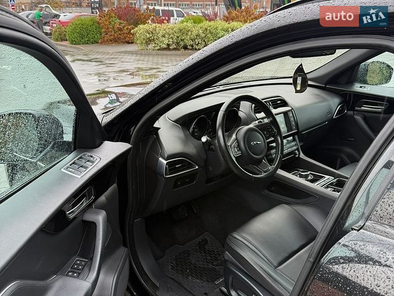 Внедорожник / Кроссовер Jaguar F-Pace 2016 в Хмельницком
