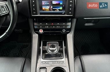 Внедорожник / Кроссовер Jaguar F-Pace 2016 в Хмельницком