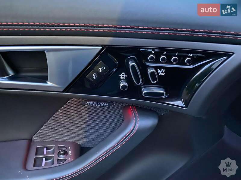 Купе Jaguar F-Type 2015 в Киеве