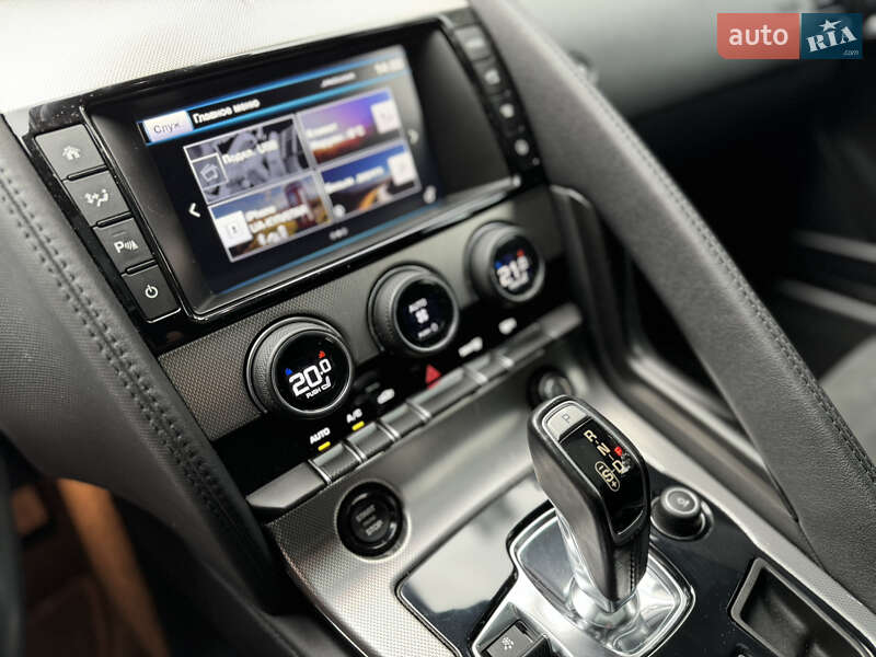 Купе Jaguar F-Type 2015 в Киеве
