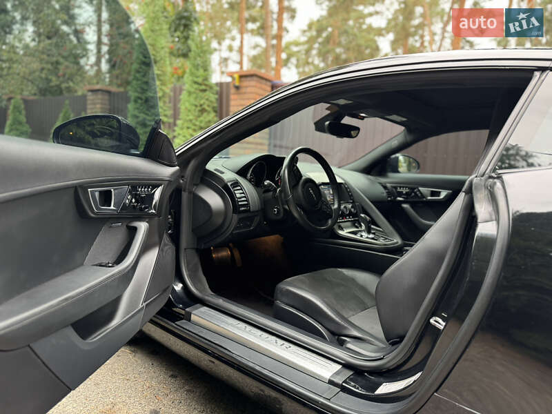 Купе Jaguar F-Type 2015 в Киеве