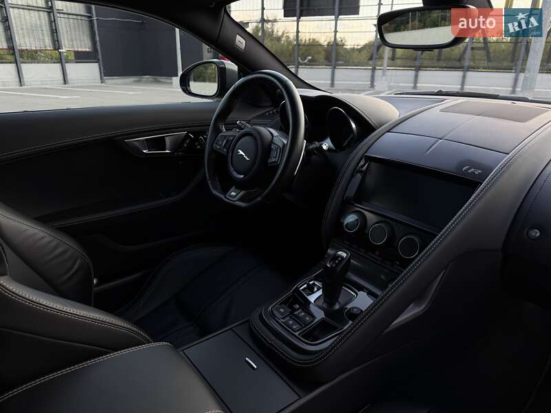 Купе Jaguar F-Type 2015 в Киеве