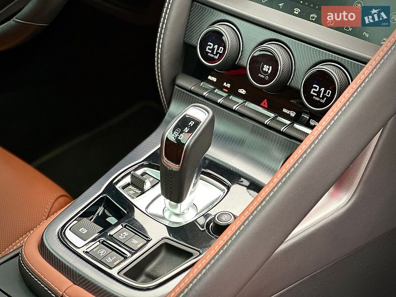 Купе Jaguar F-Type 2020 в Киеве фото 24 Купе Jaguar F-Type 2020 в Киеве