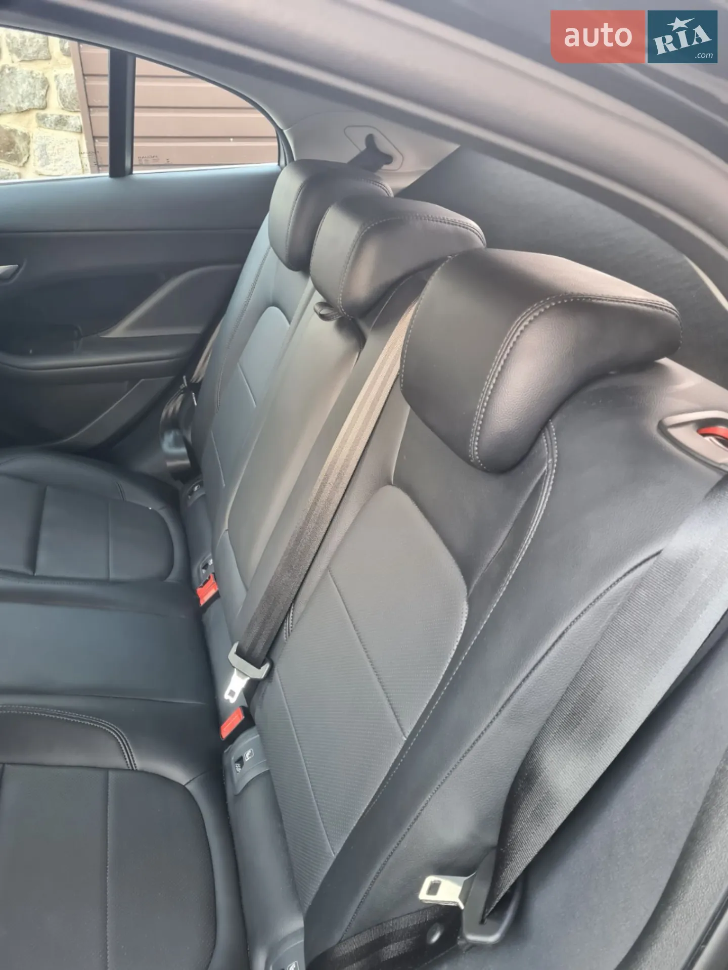 2019 Jaguar I-Pace - мініатюра 16