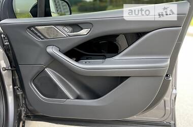 Позашляховик / Кросовер Jaguar I-Pace 2020 в 