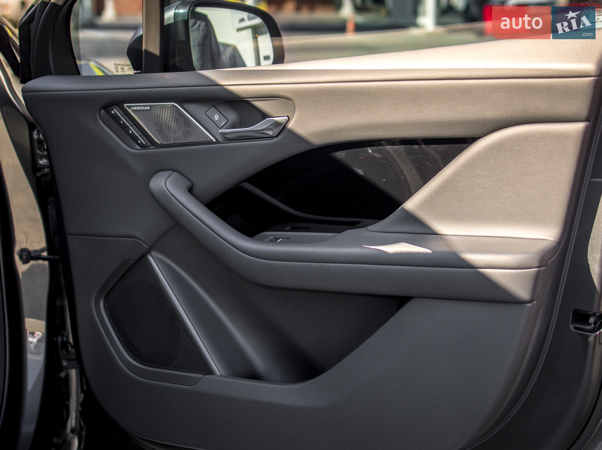2019 Jaguar I-Pace - мініатюра 38