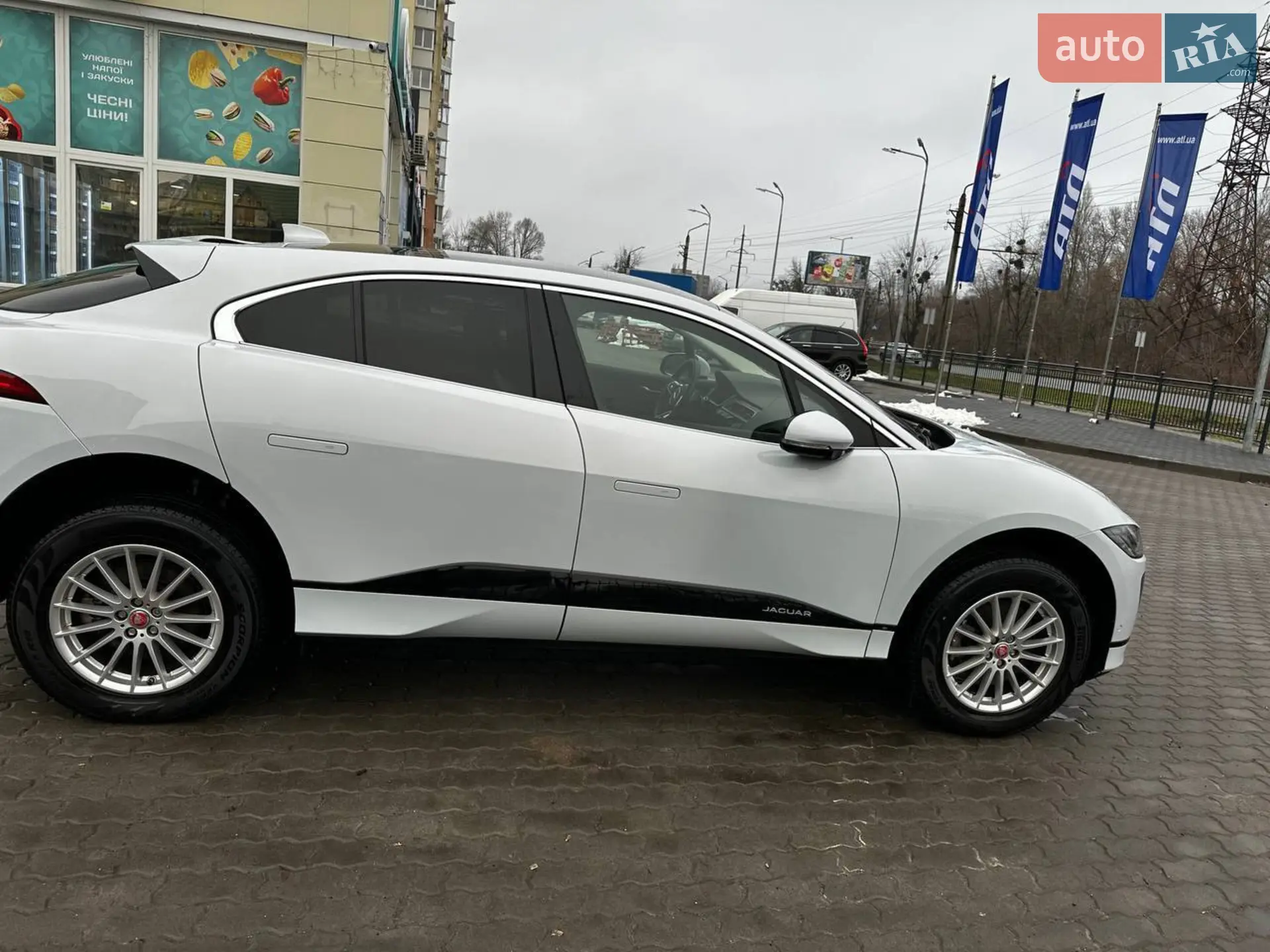 2019 Jaguar I-Pace - мініатюра 8