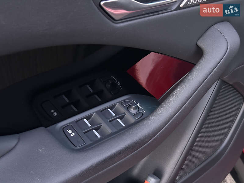 Внедорожник / Кроссовер Jaguar I-Pace 2019 в Киеве