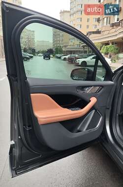 Позашляховик / Кросовер Jaguar I-Pace 2019 в 