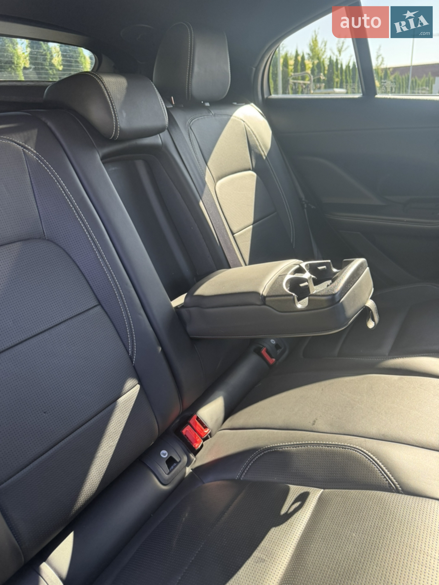 2019 Jaguar I-Pace - мініатюра 28