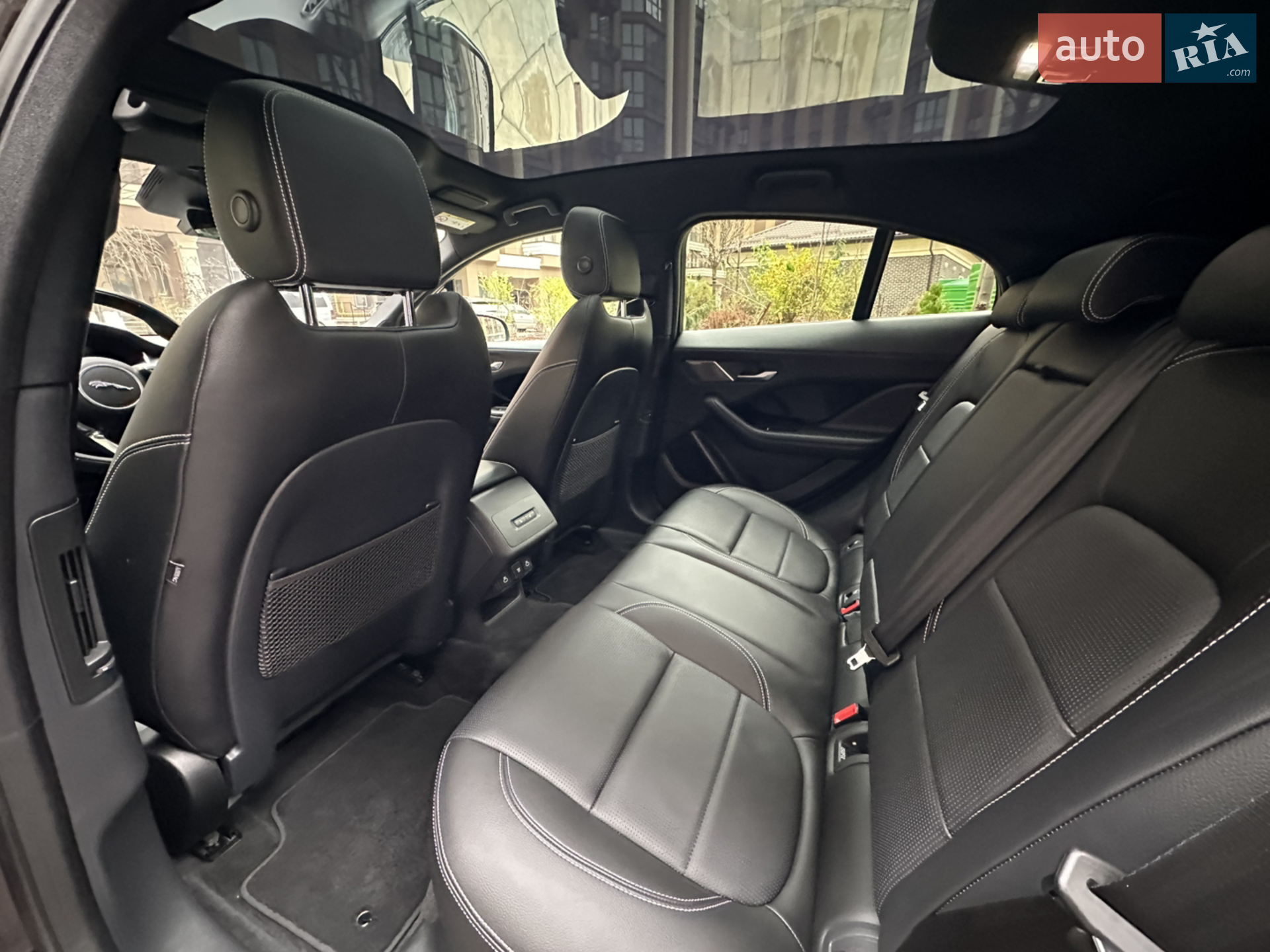 2023 Jaguar I-Pace - мініатюра 30
